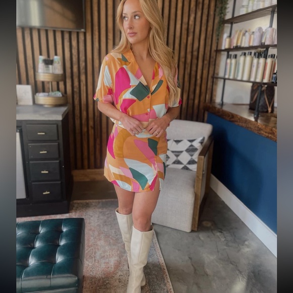 Le Lis Skirt Set - Picture 6 of 8